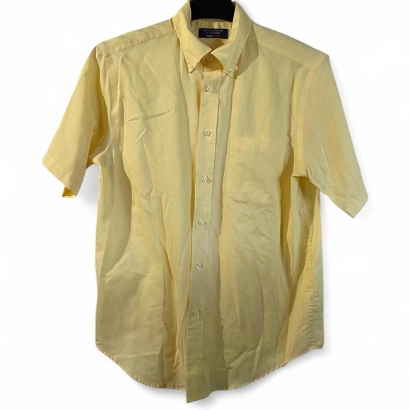 Roundtree & York travel, smart shirt size medium (46 chest/ 26 length ) - Picture 1 of 4